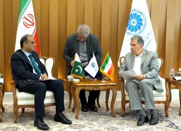 Iran, Pakistan Eye Trade Boost as Private Sector Pushes for Border Reforms