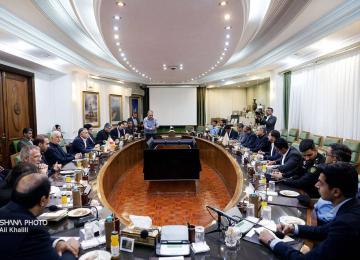 Iran, Pakistan Set Sights on $30b Trade as Energy Ties Deepen