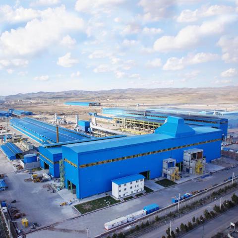 Industrial Engine Stalls as Iran's Factories Face Mounting Pressures